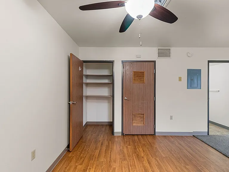 Hickory Drive and Pinecrest Apartments — Photo 19