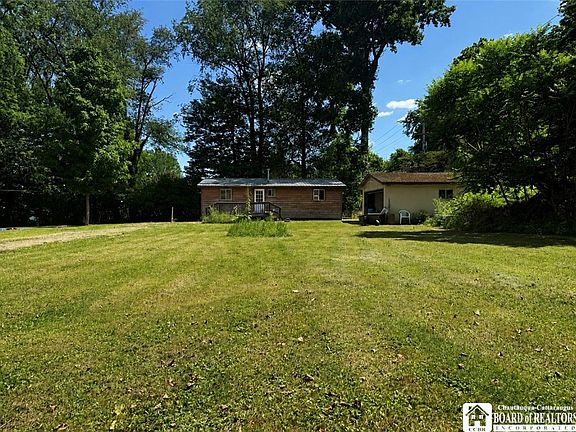 2nd image of 4500 W Lake Rd