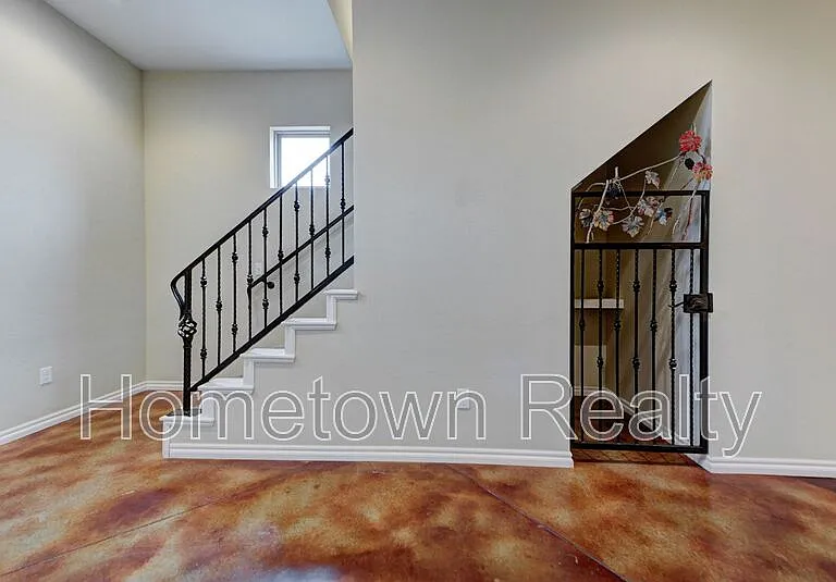 463 S Fretz Ave — Photo 10