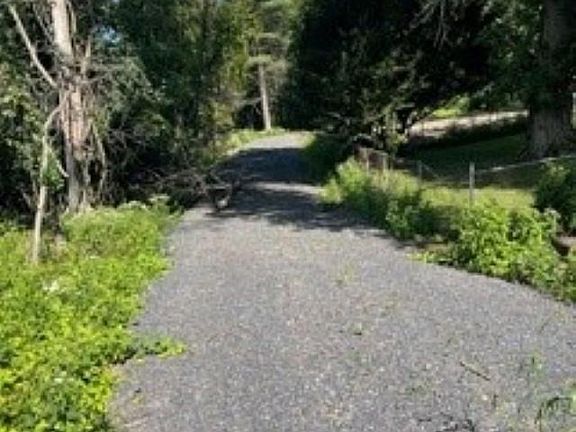 3rd image of Off Scudder Ave