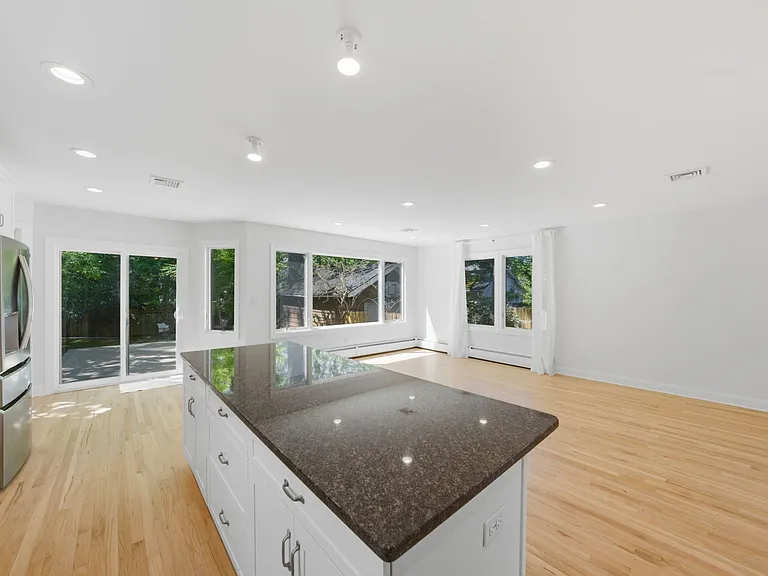 232 Riveredge Rd — Photo 5