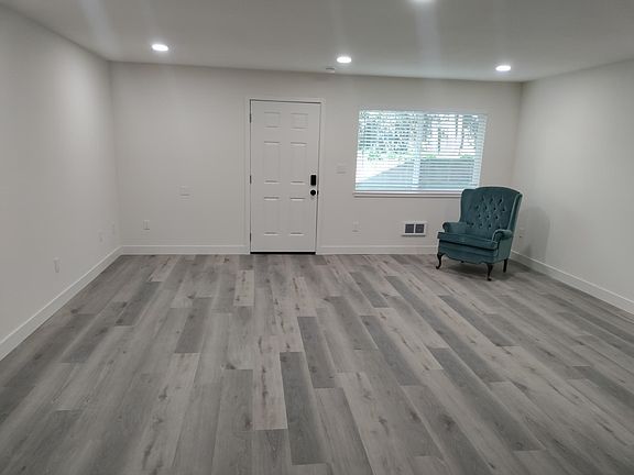 2nd image of 128A Glen Park Way
