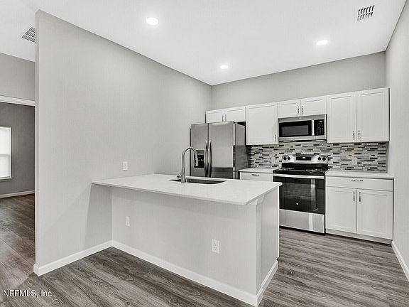 5th image of 5674 BAYWOOD Terrace