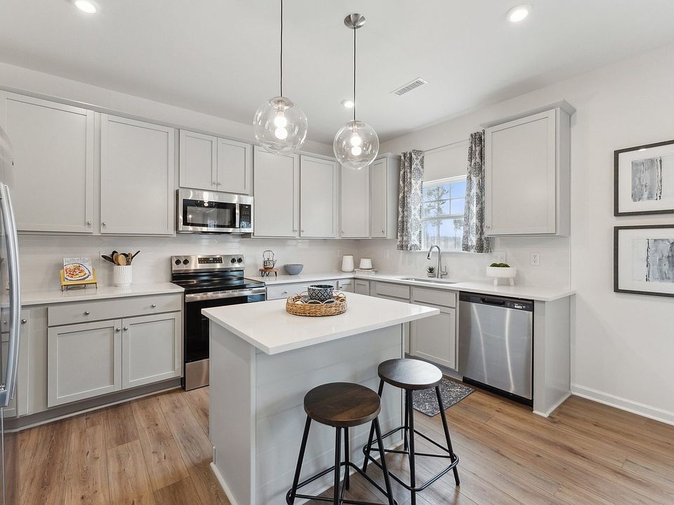 Charlotte's Ridge by HHHunt Homes in Middlesex NC | Zillow