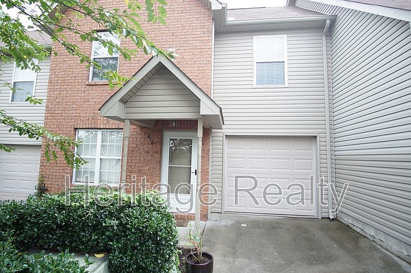 1st image of 818 Coleville Way