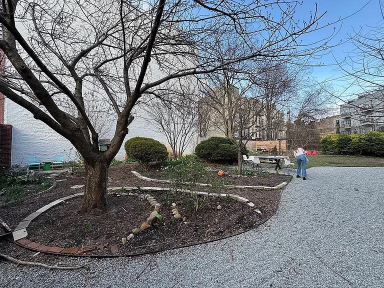 81 Underhill Ave #4L — Photo 8