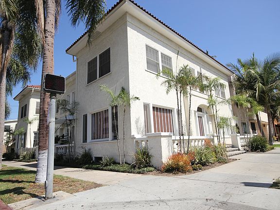 Beautifully Maintained Building on Corner of Gaviota & Ocean. #2 is Upstairs!