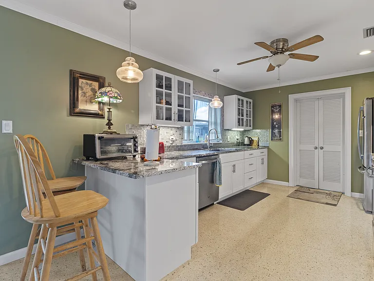 4020 Palm Dr — Photo 9
