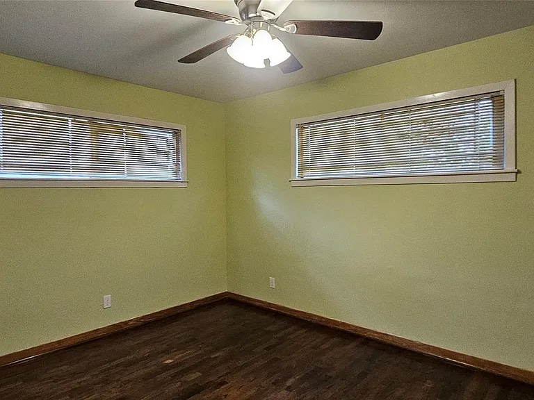 3610 Dennis St — Photo 7