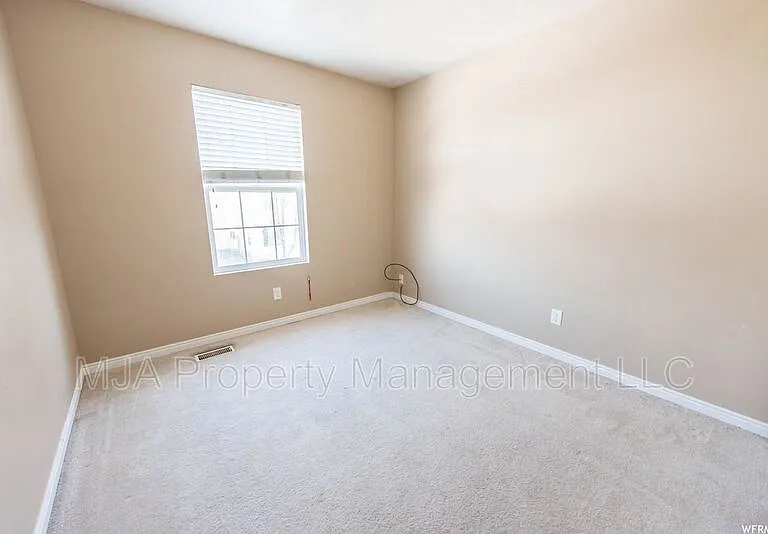 2037 N 2125 W — Photo 5