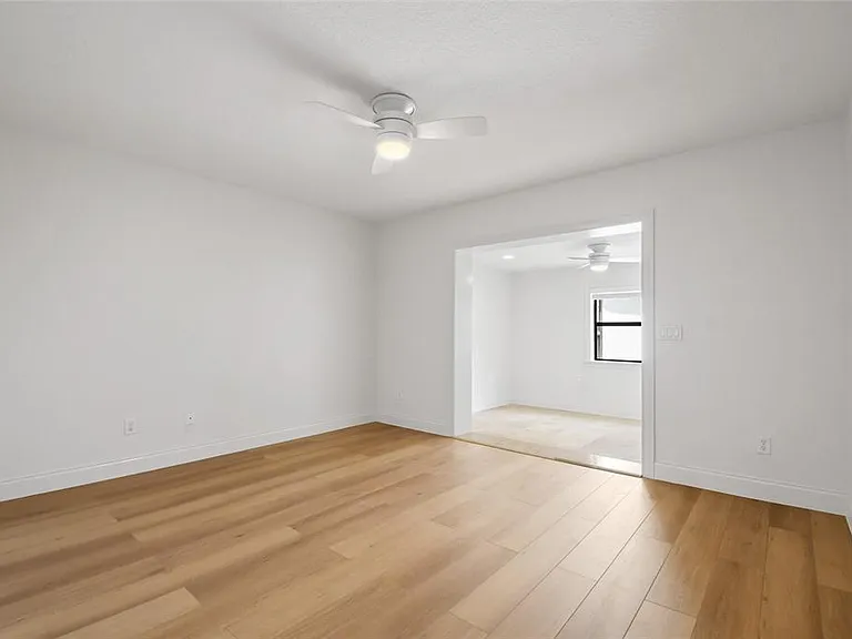 325 Magnolia St — Photo 14