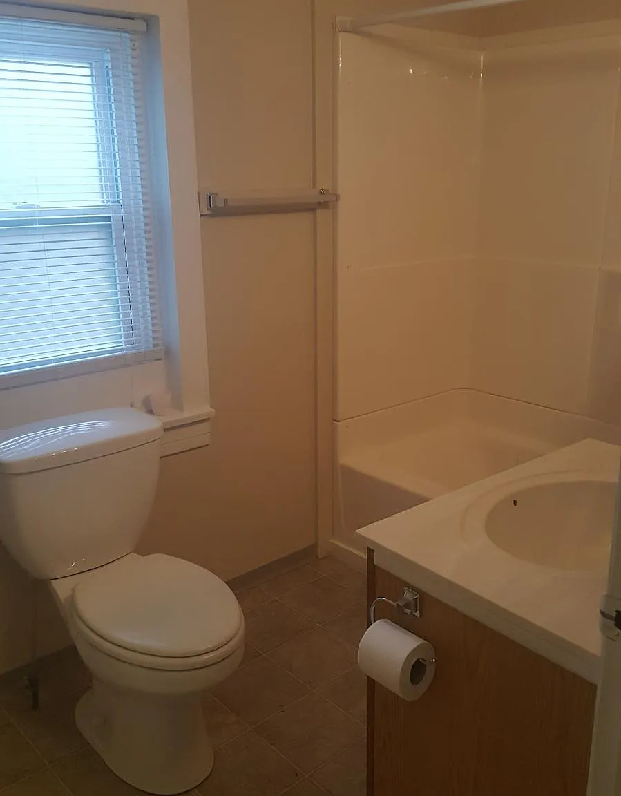 315 S Mulberry St — Photo 3