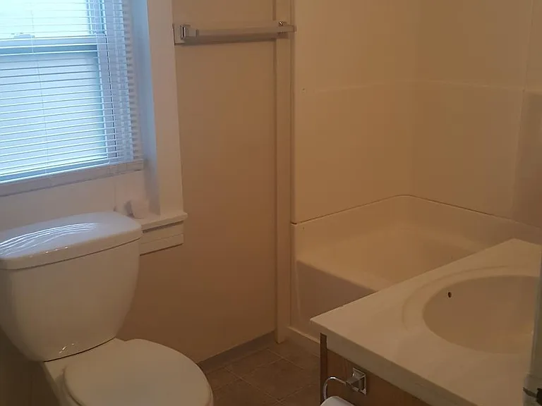 315 S Mulberry St — Photo 3