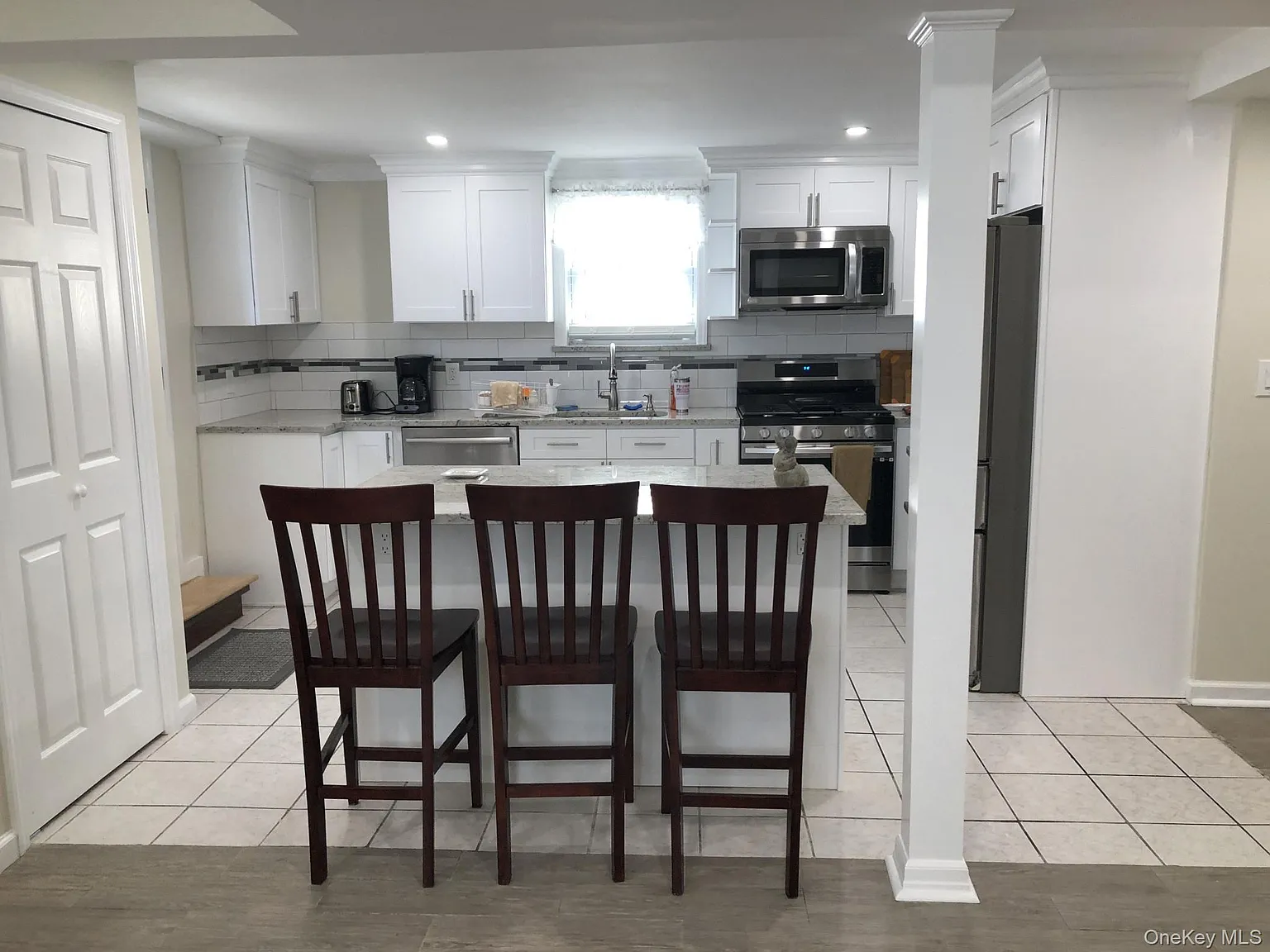 2 bed, 1.0 bath, 850 sqft, $3,500 — Photo 2