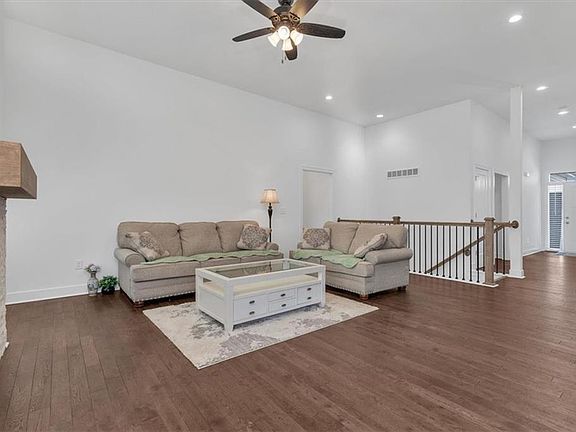 4th image of 4515 Heintz Ave