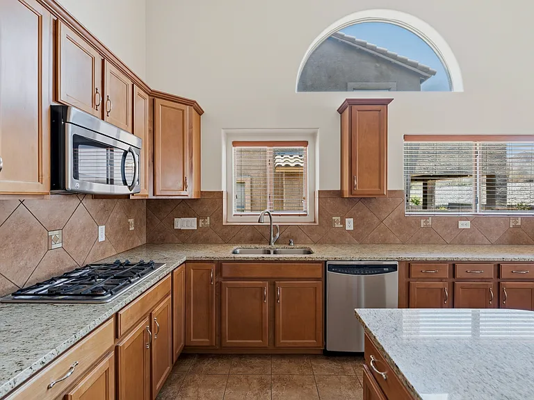 677 W Pizzicato Ln — Photo 34