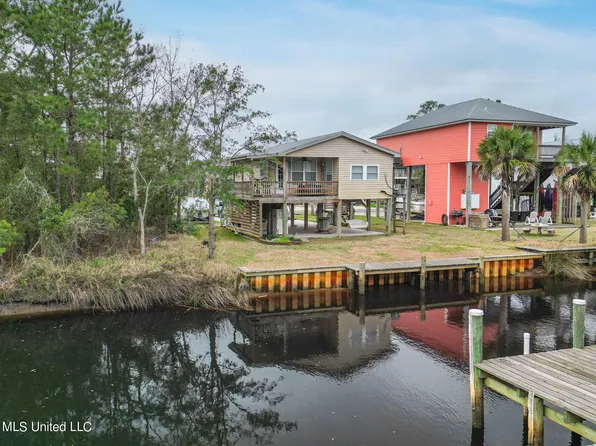 4024 Blue Jay St, Bay Saint Louis, MS 39520