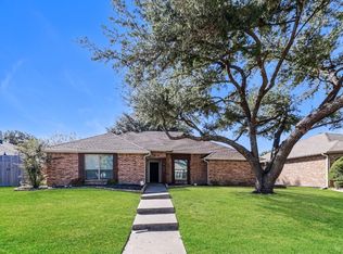 8718 Greentree Dr, Rowlett, TX 75088