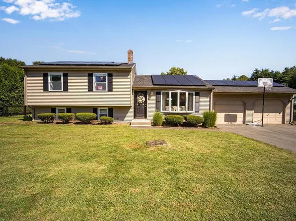 135 Tamarack Dr, Springfield, MA 01129