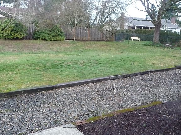5th image of 2616 NE 153rd St