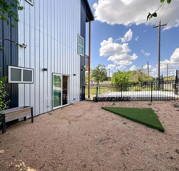 316 Toledo St #201 — Photo 13