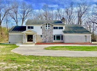 4077 Lincoln Dr, Bloomfield Hills, MI 48301