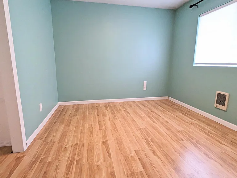 10902 NE Sacramento St — Photo 12