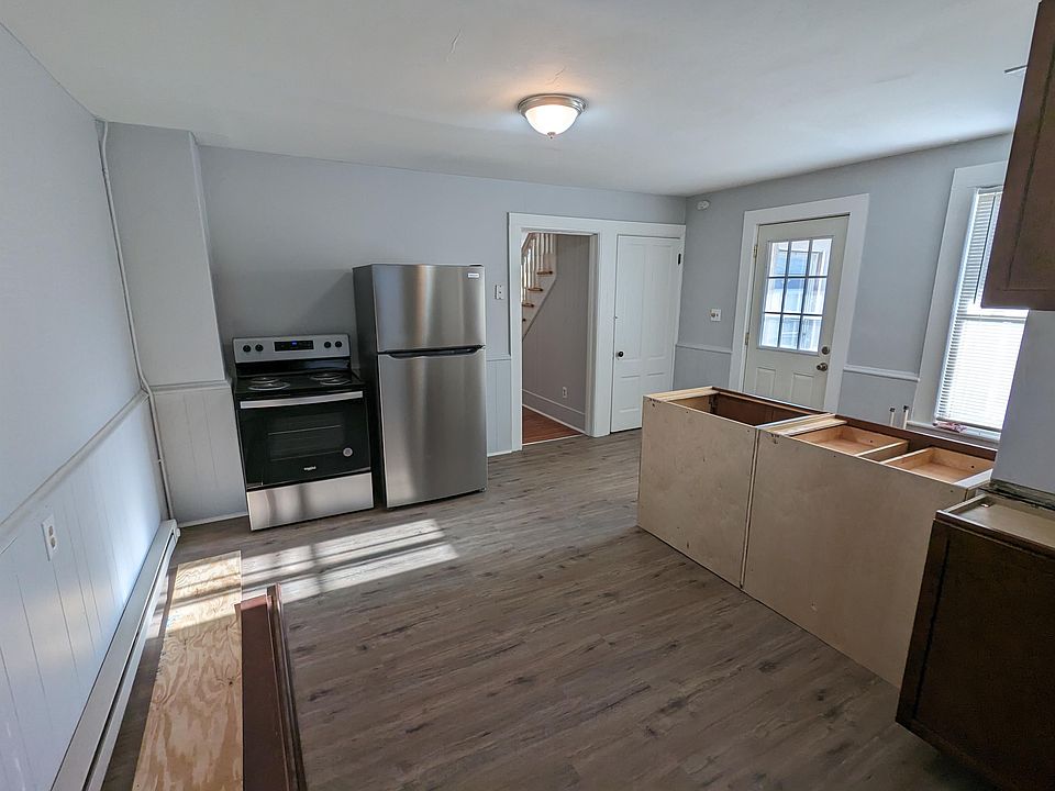 10 Suffield St # 14, Windsor Locks, CT 06096 | Zillow