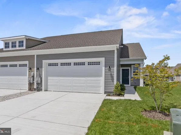 305 Waterside Sq, Bridgeville, DE 19933