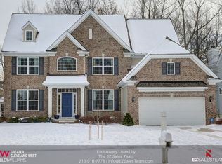 345 Westporte Pl, Avon Lake, OH 44012