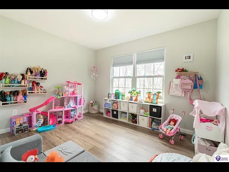 107 Walker Ct — Photo 8