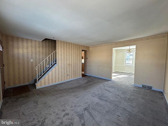 4th image of 1369 Birchwood Ave