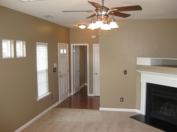 3rd image of 385 Woodson Dr