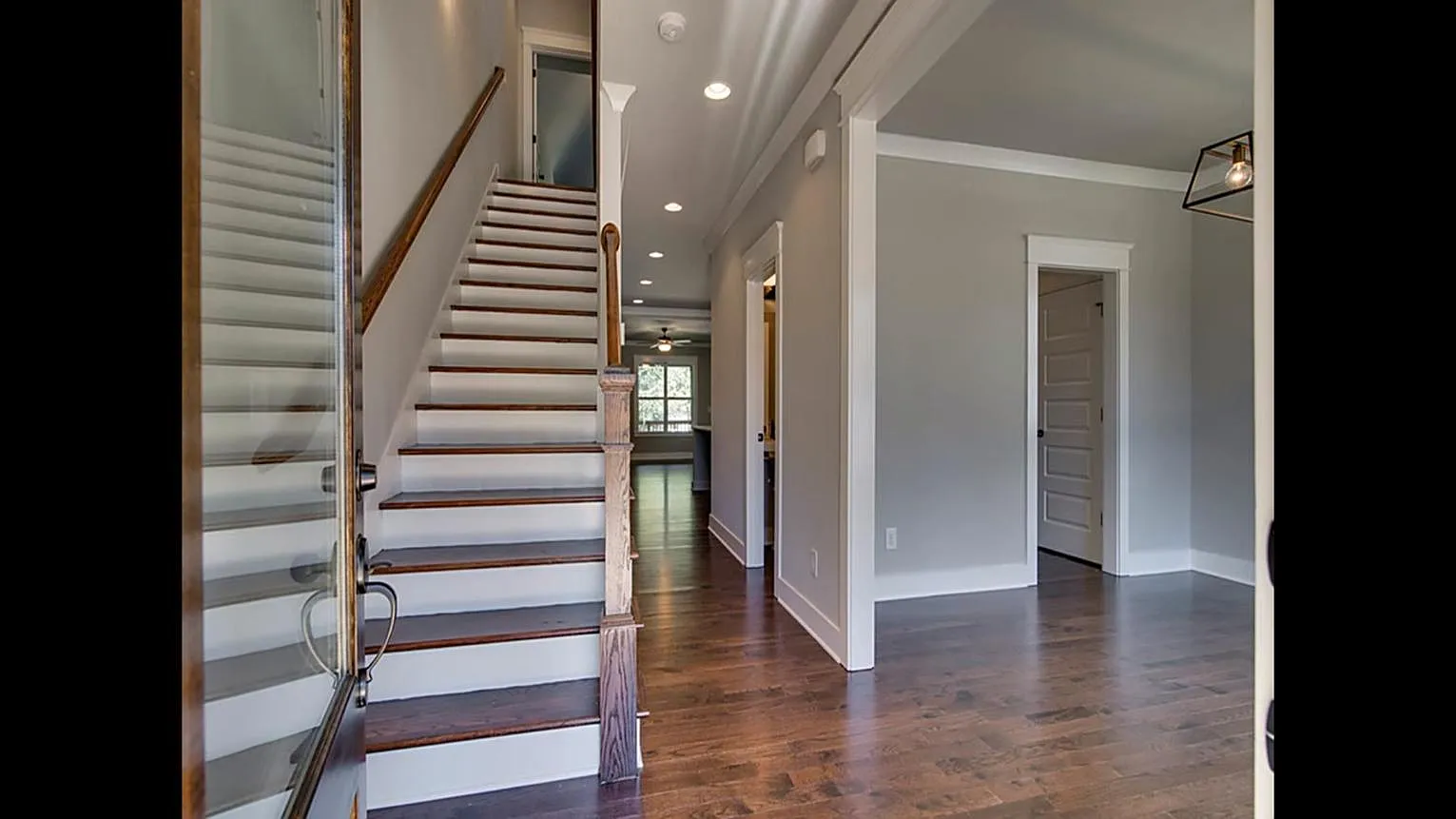 3 bed, 2.5 bath, 1798 sqft, $3,000 — Photo 2