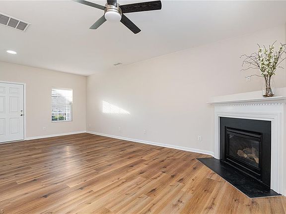 5th image of 1200 Torrey Pines Ct