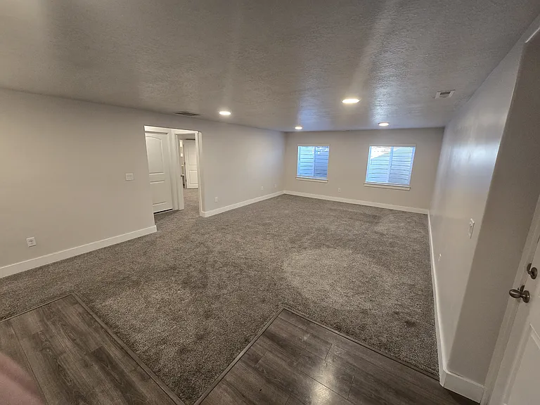 1481 N Arcadia Dr — Photo 4