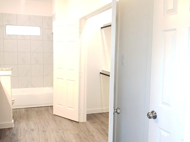 10501 Cedar Ct — Photo 2