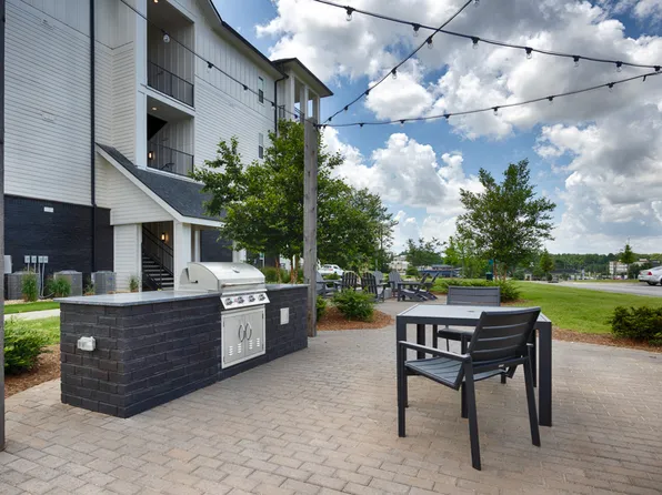 Gateway Village at Swan Creek