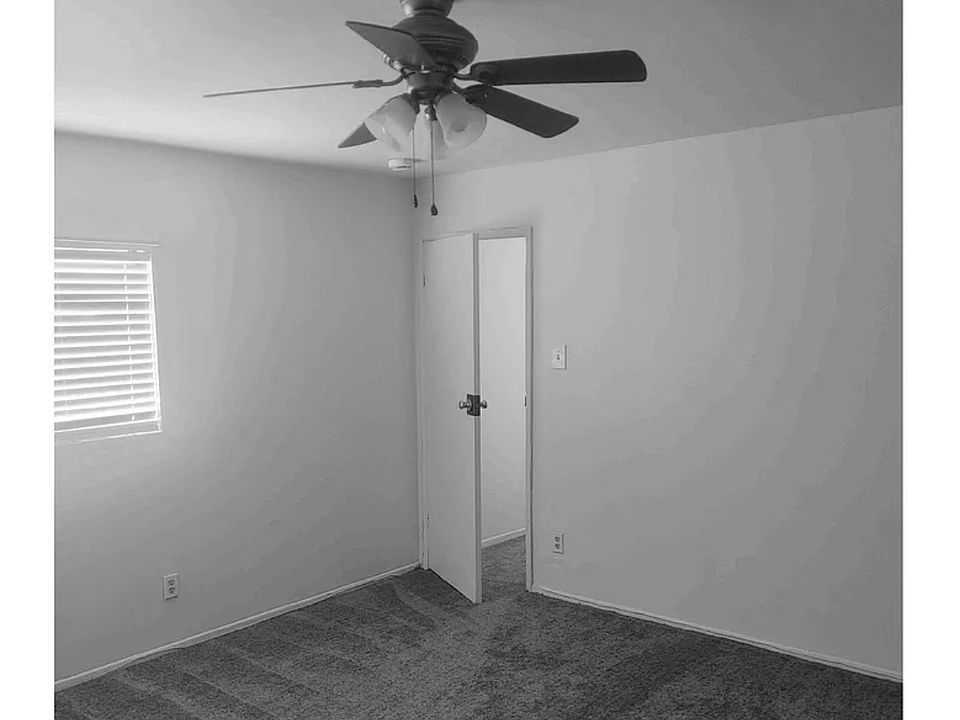 2nd image of 1507 1/2 W 108th St