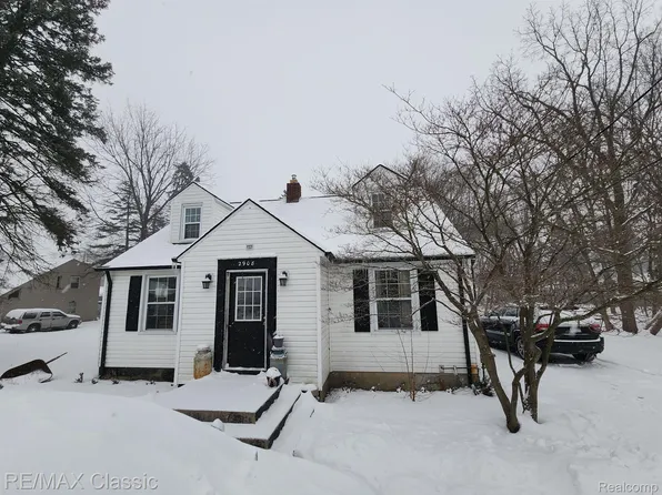 2908 Lansdowne Rd, Waterford, MI 48329