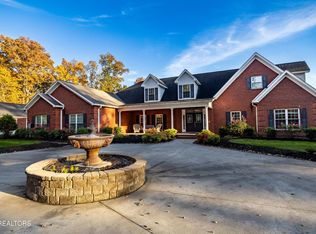 376 Thornton Dr, Lenoir City, TN 37772