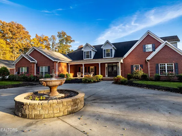 376 Thornton Dr, Lenoir City, TN 37772