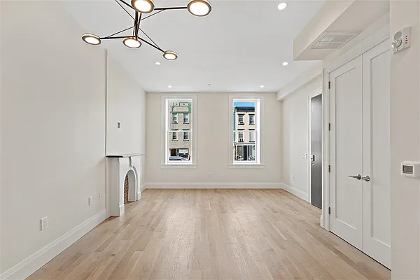 Rented by null | media 9