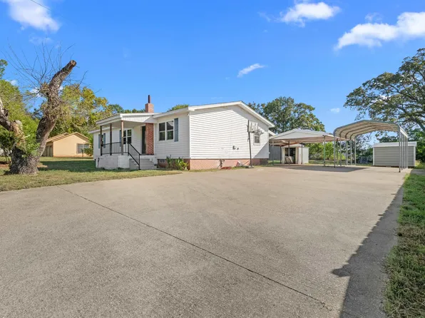 218 Threll St, Palestine, TX 75803