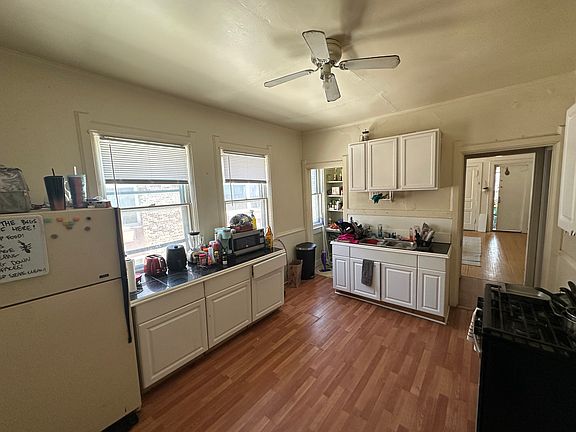 3rd image of 2010 E Park Pl Floor 2