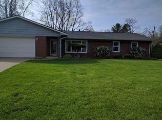 4011 Ridgeway Ave, Columbus, IN 47203