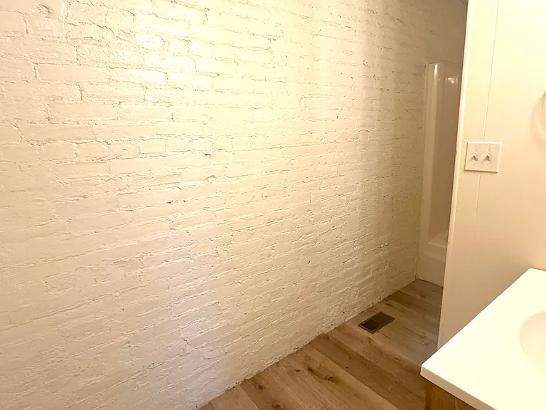 410 N 3rd Ave #A — Photo 5