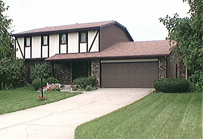 16419 Baywood Ln photo 1