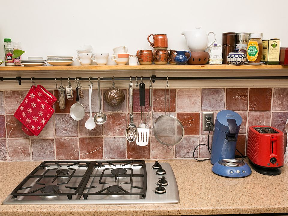 1st image of 157 W 105th St APT 1WR