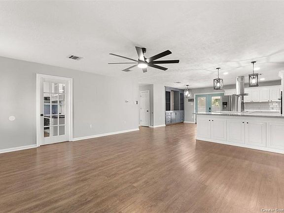 5th image of 1423 Southern Oaks Dr